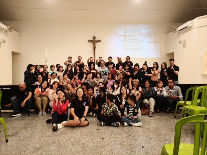 Semangat PDPKK St. Lucia Paroki Kristus Raja Katedral Tanjungkarang  Dalam Praise and Worship